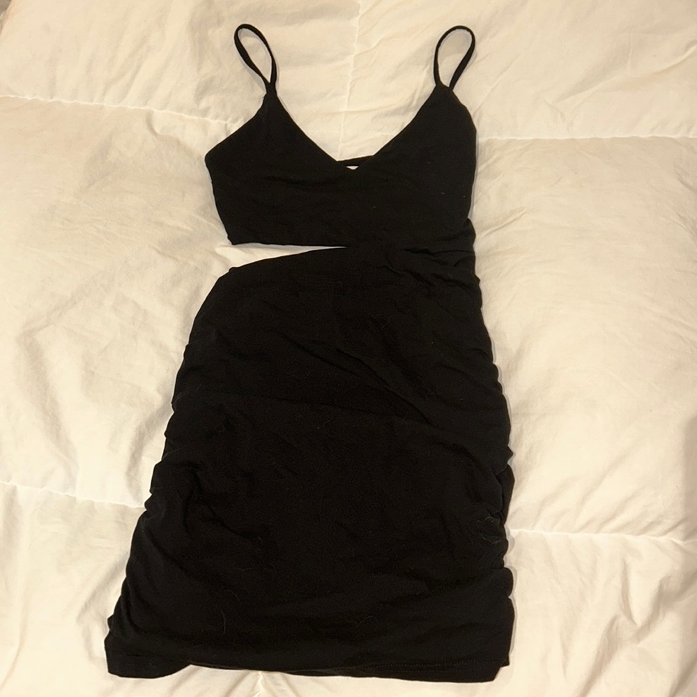XS - Black asymmetrical dress (Superdown Revolve)